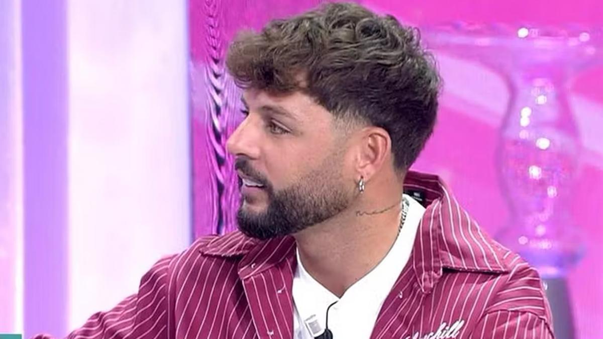 Comunicado y nuevos detalles de la nueva pareja de la hija de Rocío Jurado tras la ruptura: el cantante asegura que "todo está perfecto, todo está en su sitio donde tiene que estar