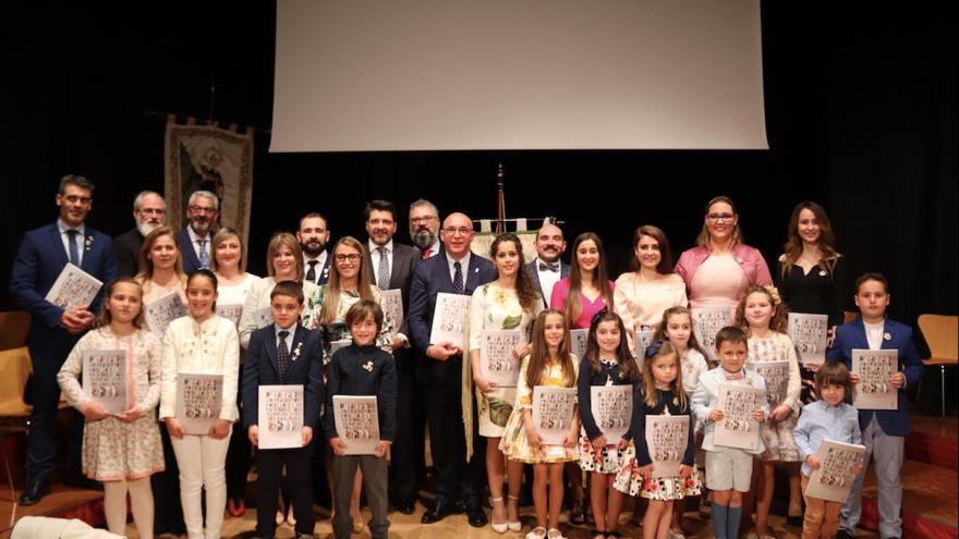 San Vicente presenta el libro de Fiestas Patronales y de Moros y Cristianos