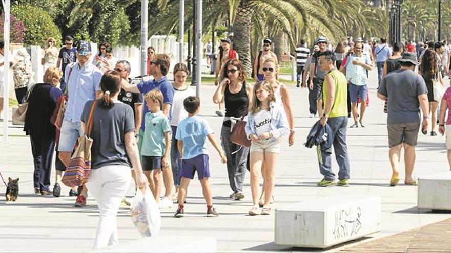 Castellón encara Pascua a medio gas por la incertidumbre del clima