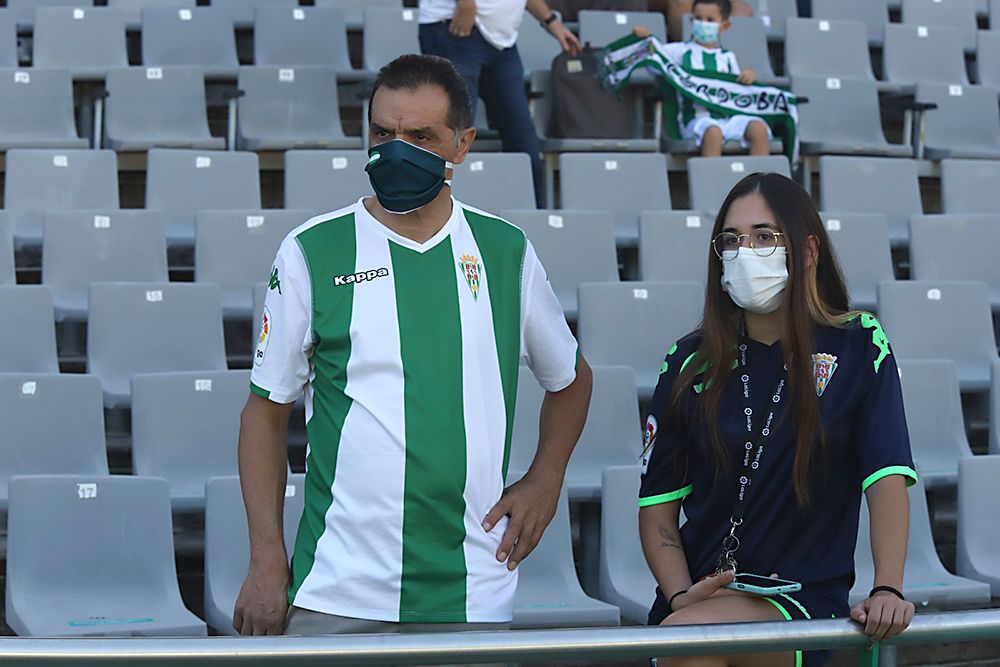 Aficionados asistentes al encuentro Córdoba CF-Don Benito