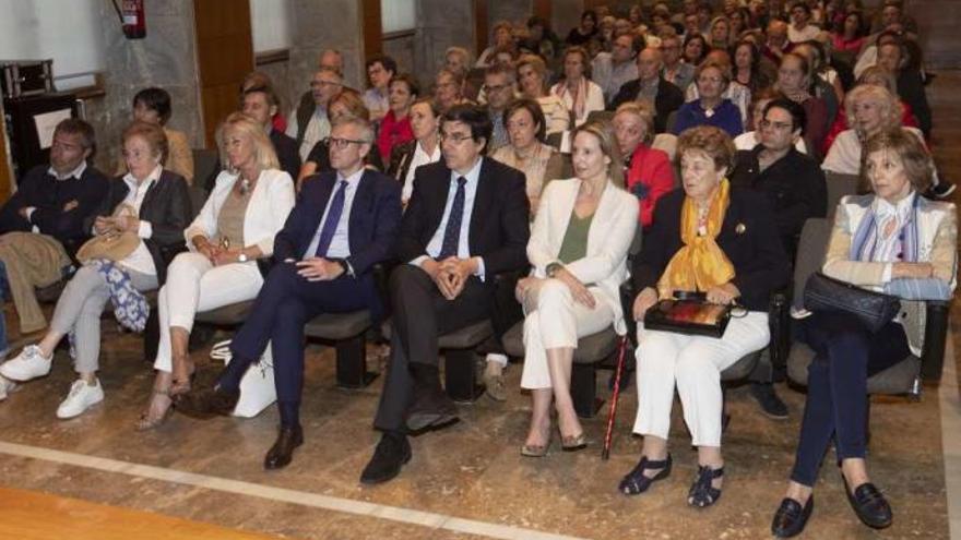 Público asistente a la charla-coloquio sobre las madres de la Constitución. // Ricardo Grobas