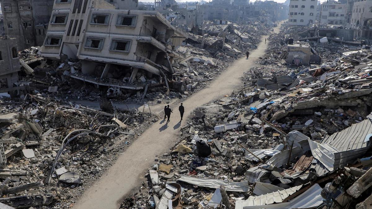 El campo de refugiados de Jabalia, en el norte de Gaza, destrozado por los bombardeos de Israel.