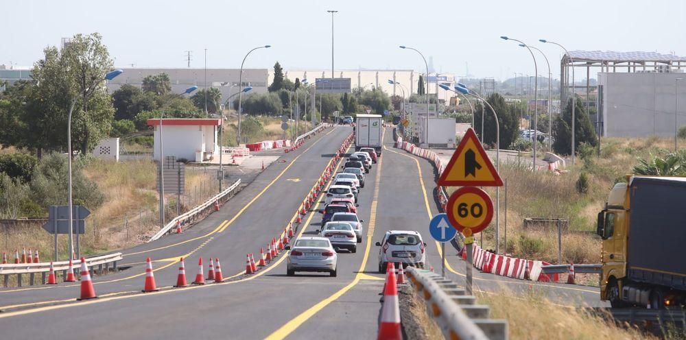 Colas en la AP-7 tras volcar un camión a la altura de Vila-real