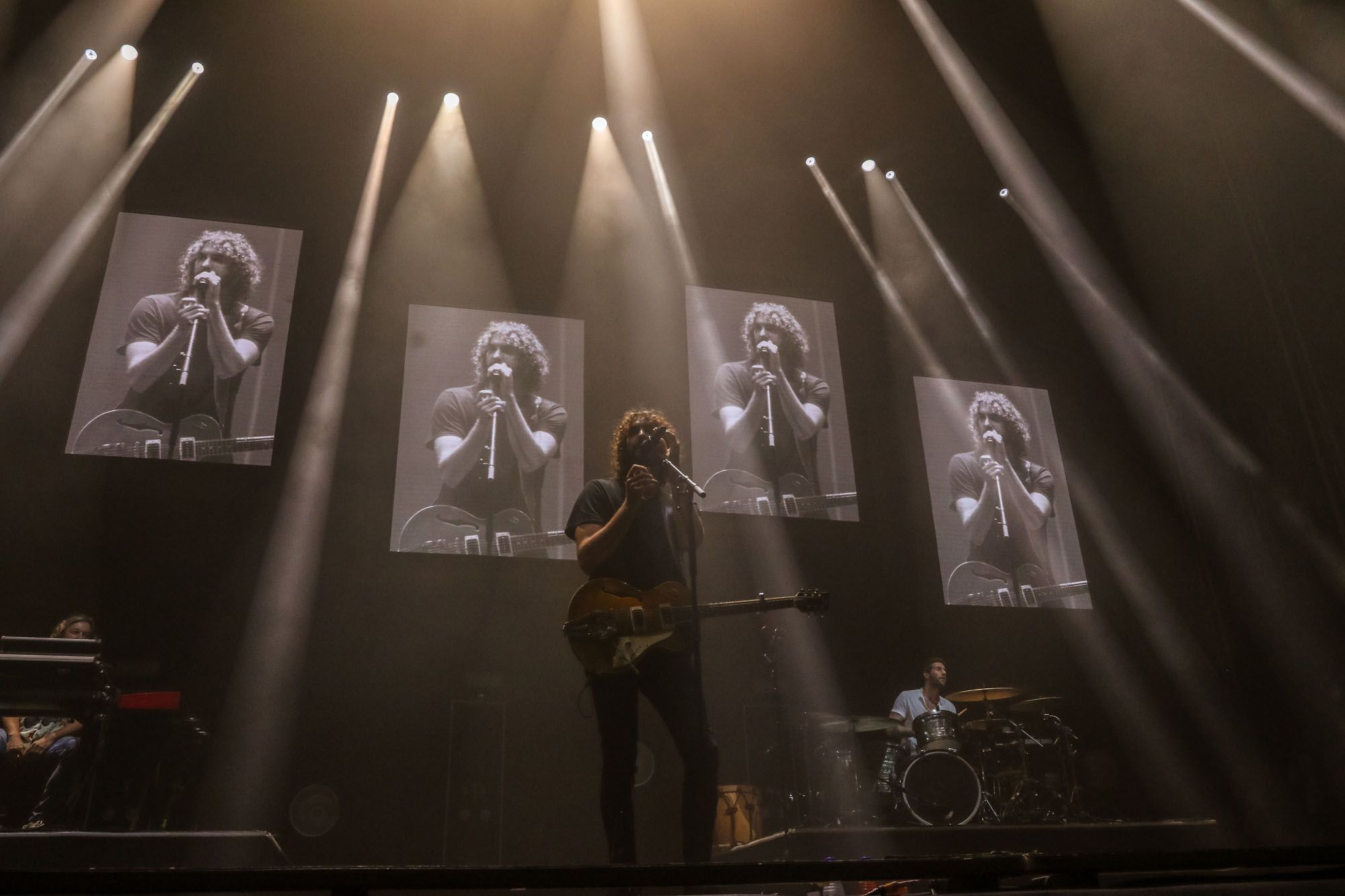 El concierto de Izal en el Autocine de Málaga, en imágenes