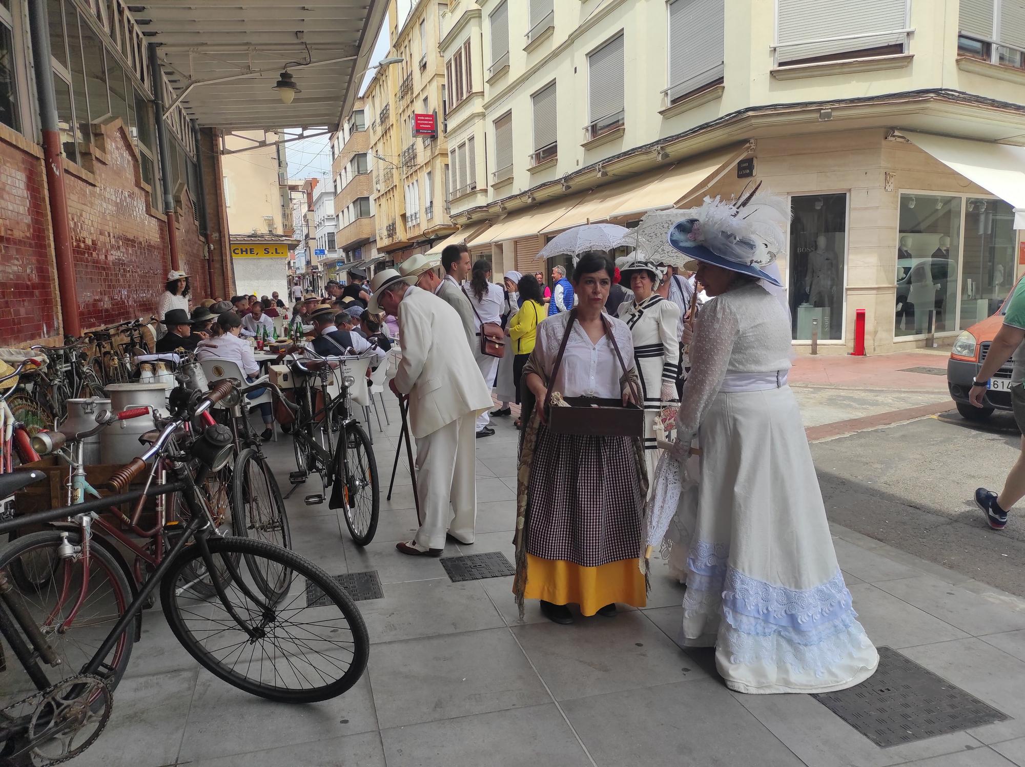 ¡Búscate en la macrogalería! Castellón vive un puente de fiestas en los municipios