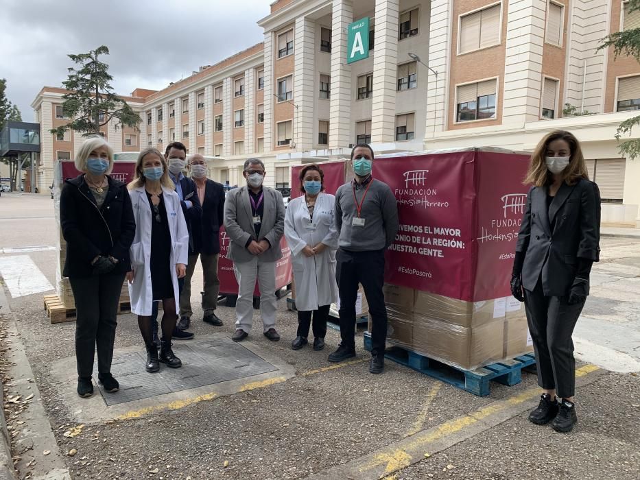 Hortensia Herrero entrega un millón de mascarillas a los hospitales valencianos