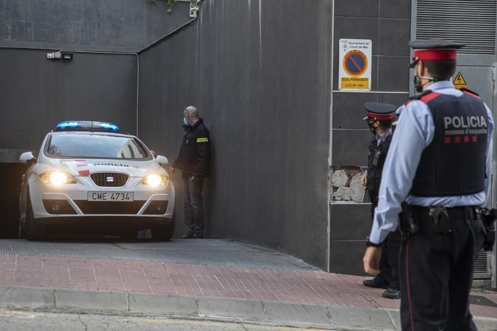 Mata la dona escanyant-la i s''entrega a la policia de Lloret