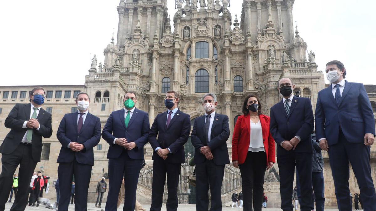 Los ocho presidentes autonómicos que firmaron la Declaración de Santiago, en noviembre de 2021.