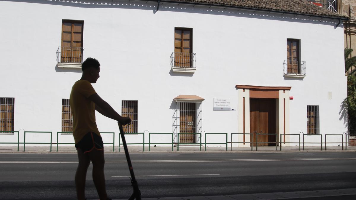 Fachada de la Casa de Acogida Municipal de Córdoba, en Campo Madre de Dios.