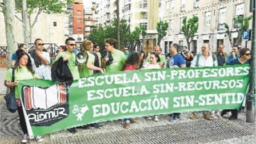 Los interinos protestan en San Esteban