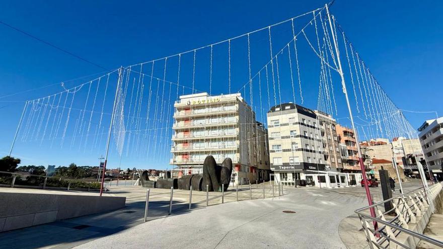 Manto de luces en la Praza dos Barcos.