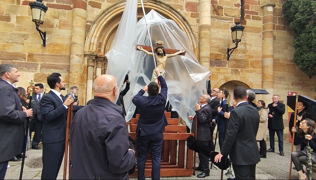 GALERÍA | El recorrido de oración al Cristo de los Afligidos de Benavente, en imágenes