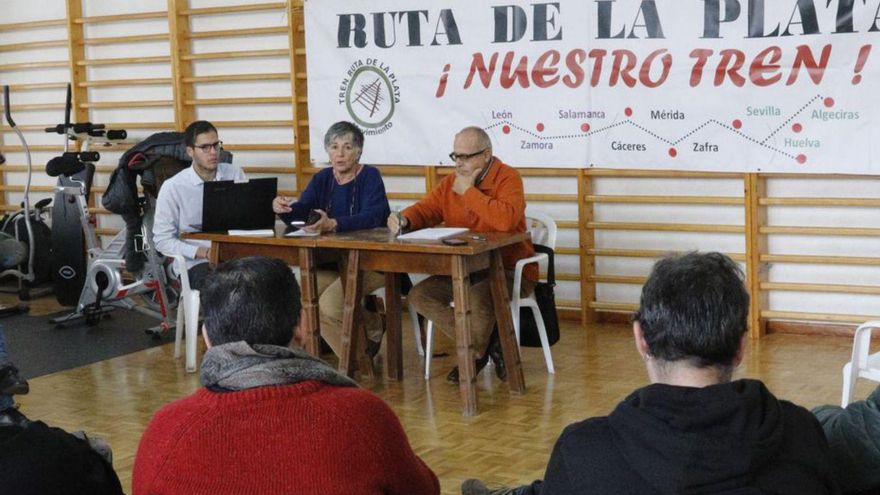 Una reunión en favor de la Ruta de la Plata.