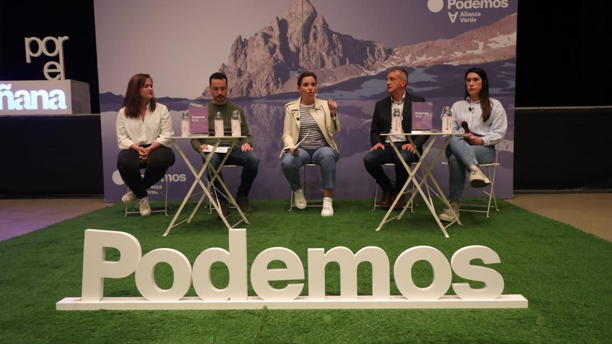 Goikoetxea, Villanúa, Díaz, Rivarés y Cortiñas, durante el acto.