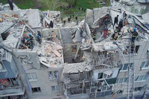 Nueve muertos y más de 20 heridos tras un bombardeo ruso en Sloviansk, en Donetsk.