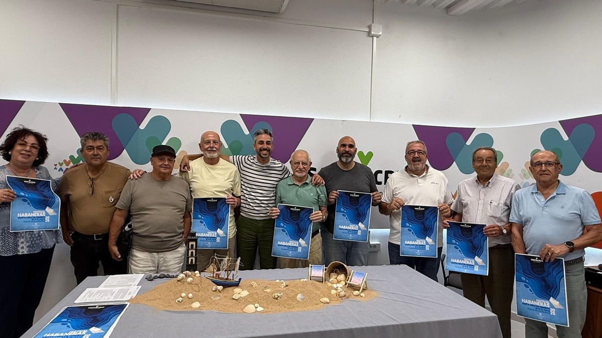 Directores y representantes de las rondallas que participarán en el Festival de Habaneras.