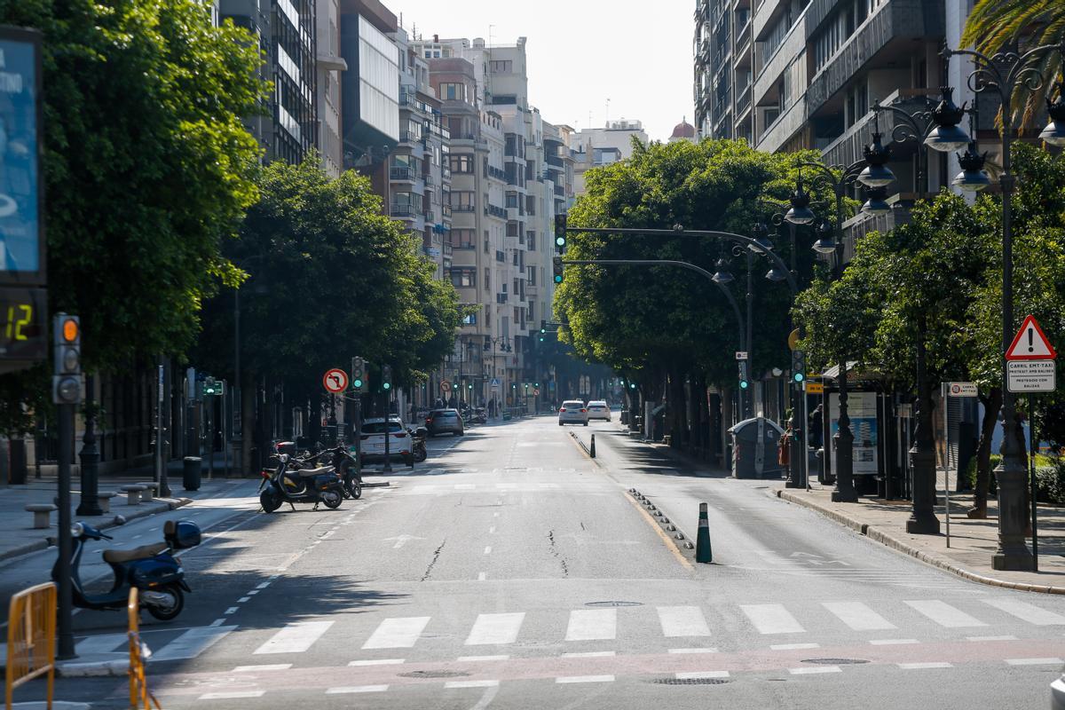 La calle Colón dejó de ser el punto neurálgico de compras por el cierre de comercios no esenciales