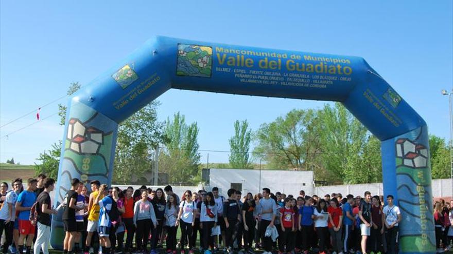 Más de 200 alumnos de 5 IES participan en un raid de orientación