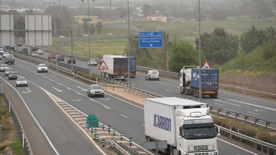Control de camiones de la Guardia Civil en Córdoba: una de cada diez circulaba con exceso de peso