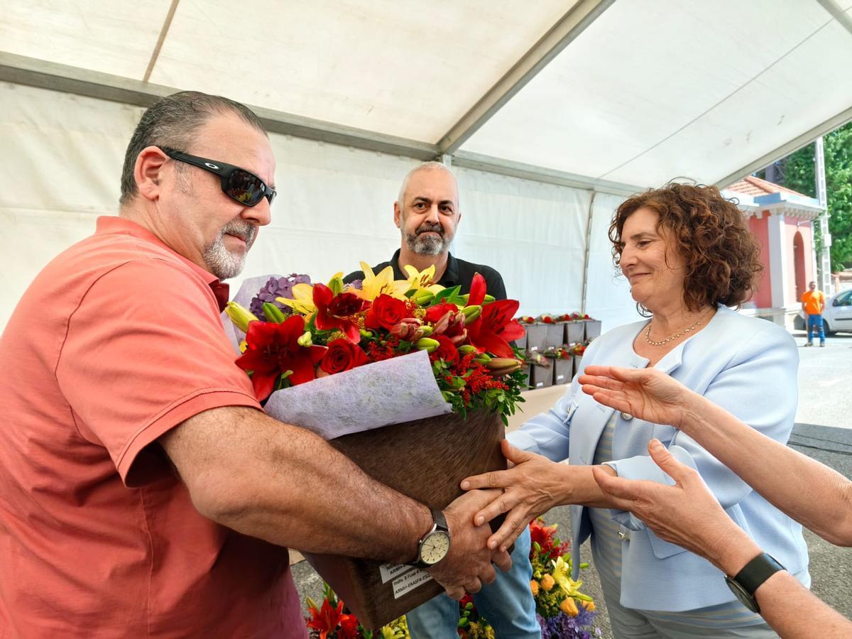 En imágenes, así dio Grado digna sepultura a 60 víctimas de la represión franquista exhumadas de la fosa de El Rellán en el cementerio municipal. En imágenes, así dio Grado digna sepultura a 60 víctimas de la represión franquista exhumadas de la fosa de El Rellán en el cementerio municipal.