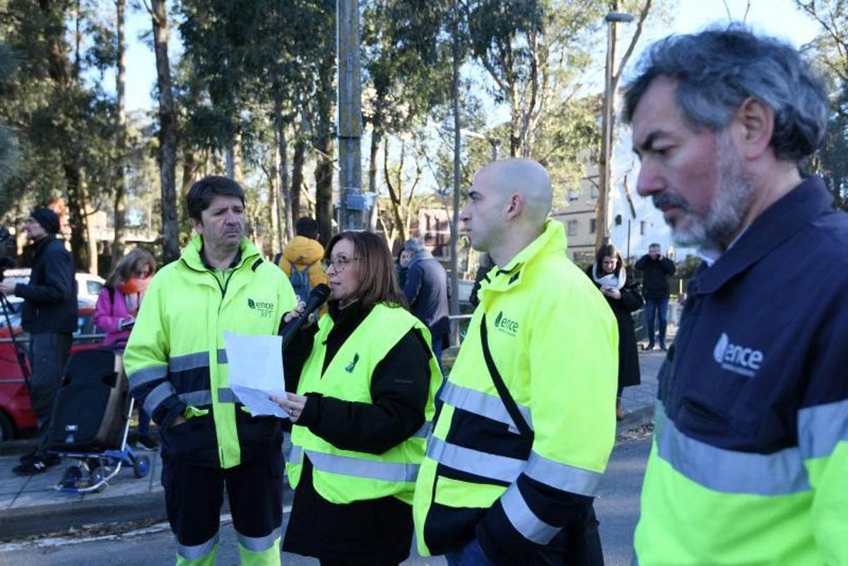 Concentración ante la fábrica de Pontevedra de los trabajadores de Ence. |   // GUSTAVO SANTOS