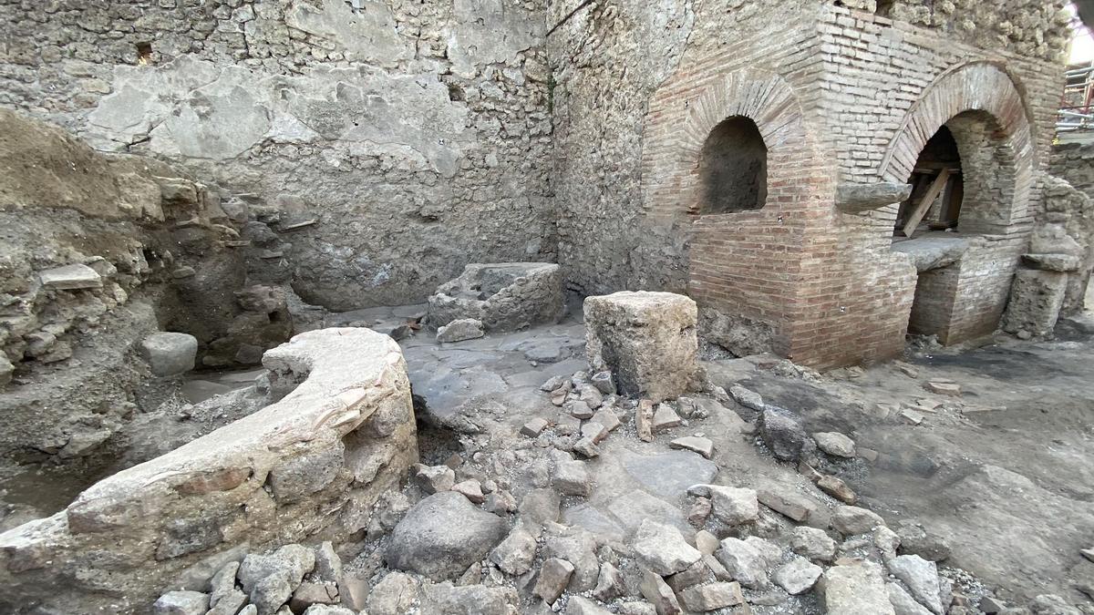 Restos de una 'panadería-prisión' descubiertos en Pompeya