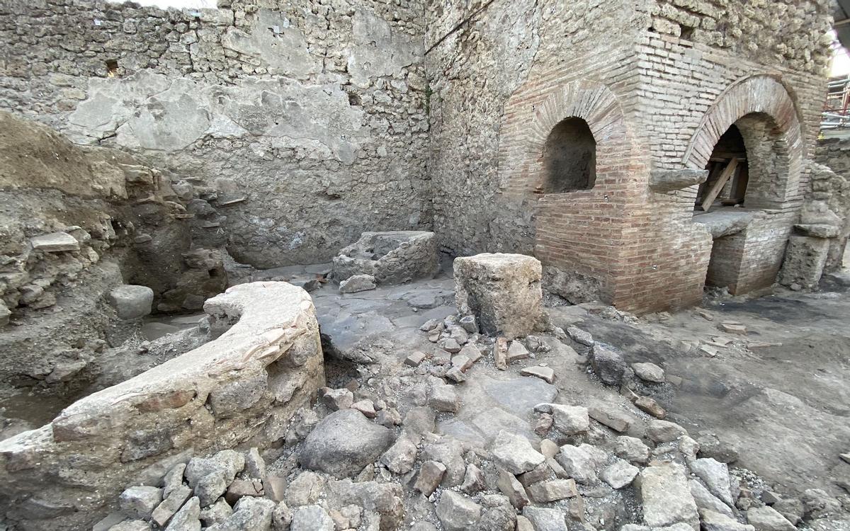 Restos de una 'panadería-prisión' descubiertos en Pompeya