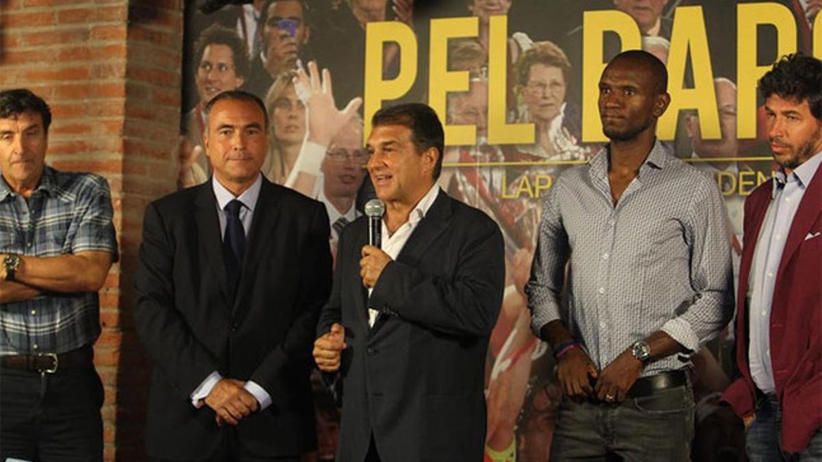 Laporta, junto a Alexanko, Yuste, Abidal y Albertini