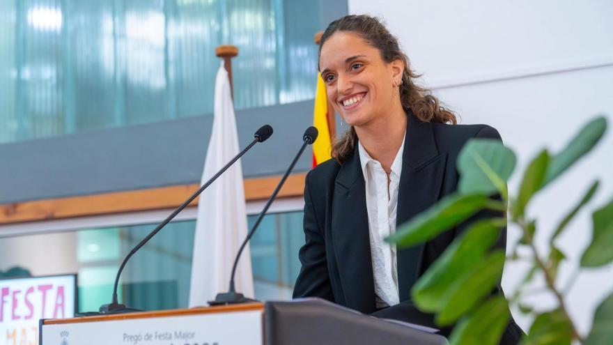 La nedadora Mireia Hernández dona el tret de sortida a Lloret, a la Festa de Sant Romà