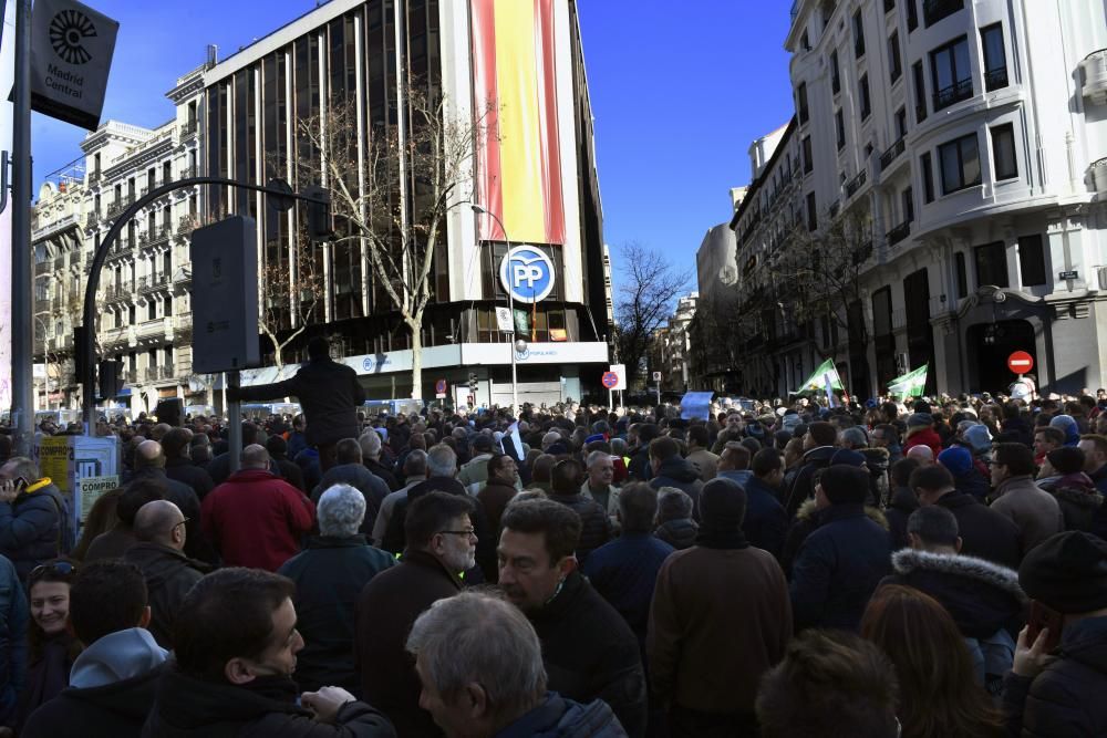 Los taxistas trasladan su protesta a la calle ...