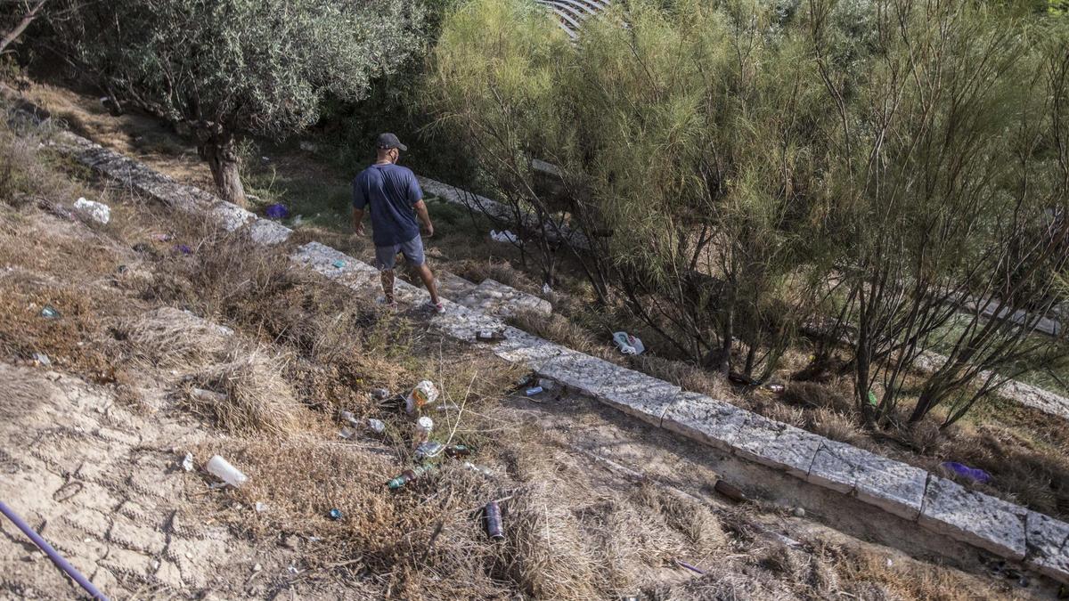 Basura en el parque de la Ereta