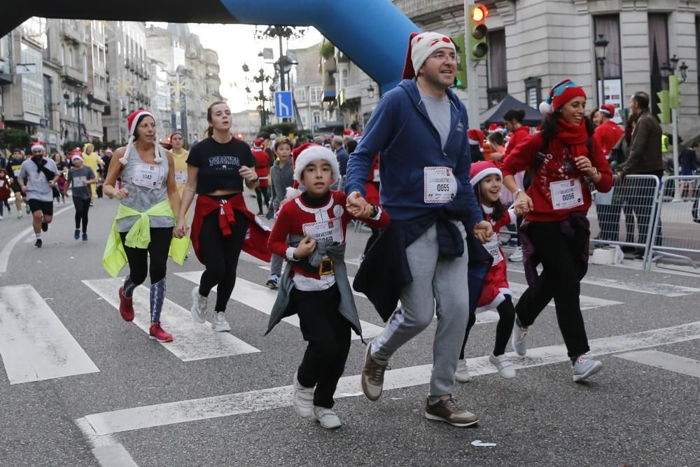 Miles de participantes celebraron el fin de año por el centro de Vigo