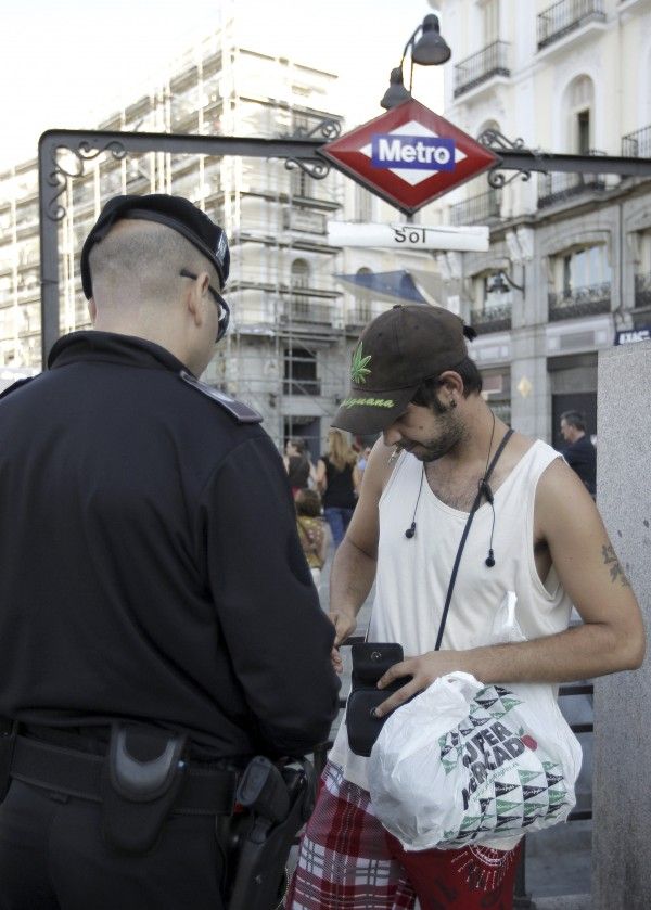 Desalojo de los indignados acampados en la Puerta del Sol y el Paseo del Prado