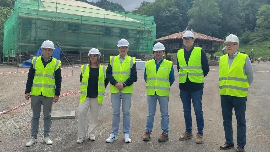 La primera fase del proyecto de Les Llanes, en Covadonga, estará lista en julio: "Era una deuda histórica", destaca Gimena Llamedo