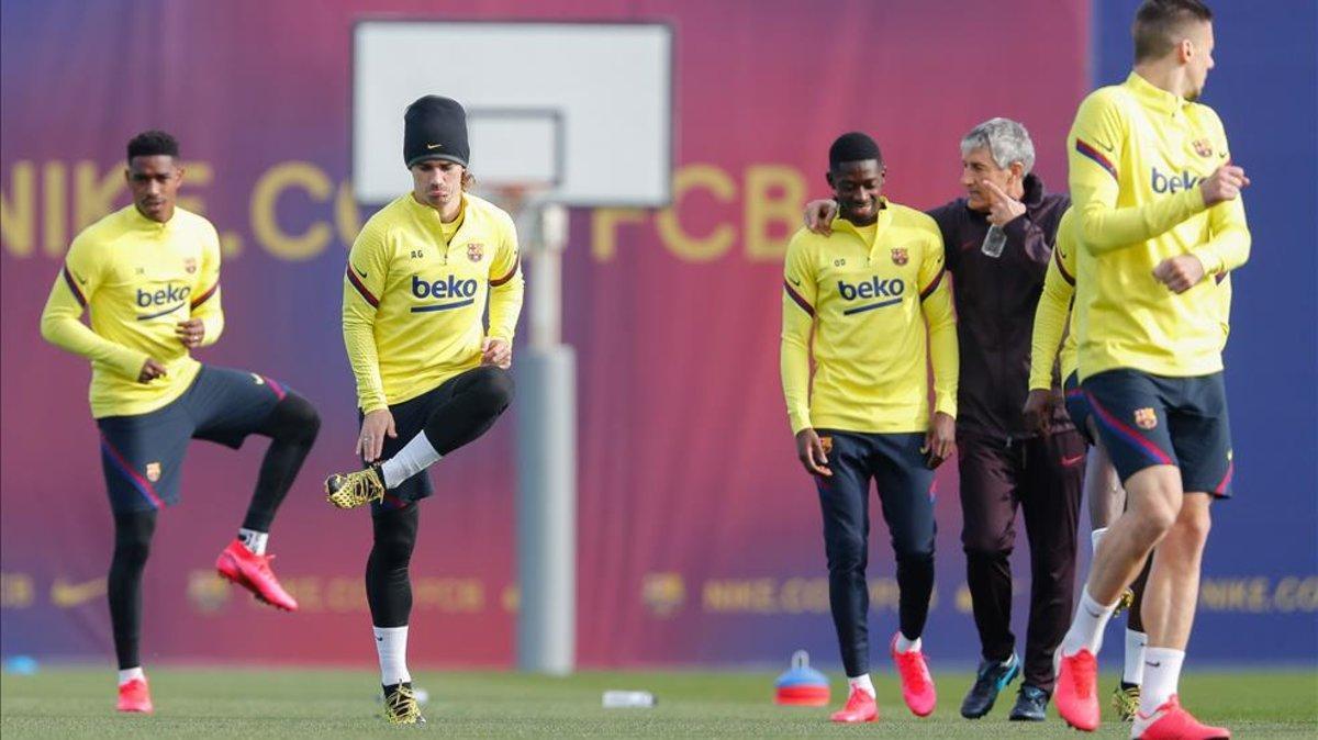 Setién, junto a Dembélé, en un aimagen del entrenamiento de este sábado