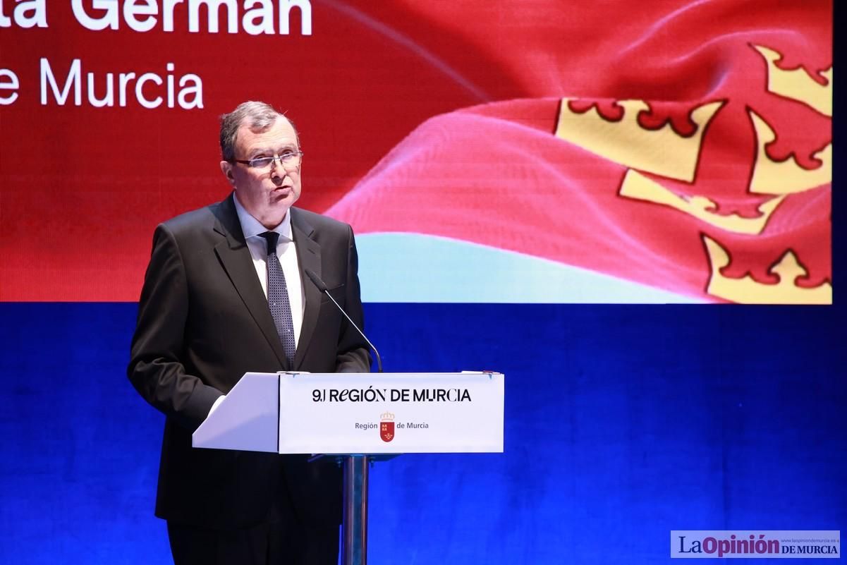 Así ha sido el acto institucional del Día de la Región de Murcia en el Teatro Romea