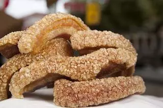 No consumas los torreznos de estas marcas: la AESAN advierte de la presencia de salmonela en sus lotes