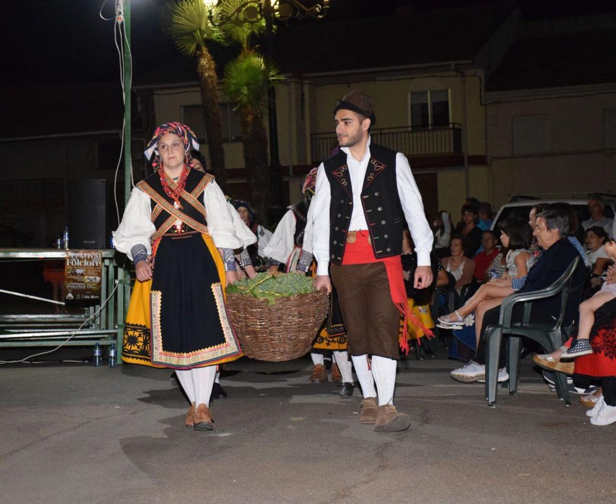 Recreación de la vendimia tradicional en Trabazos. | Ch. S.