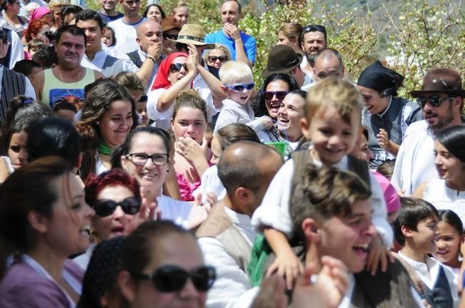 Traida Infantil del Agua de Lomo Magullo 2016