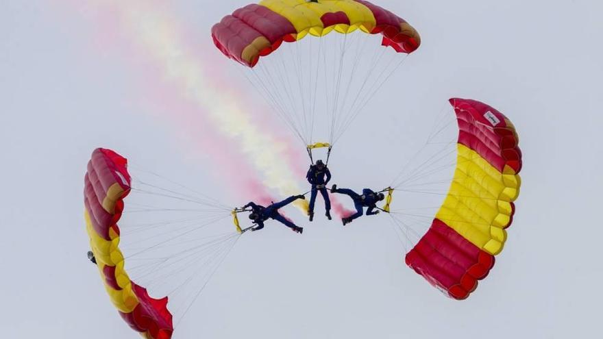Aniversario  del primer salto  en paracaídas