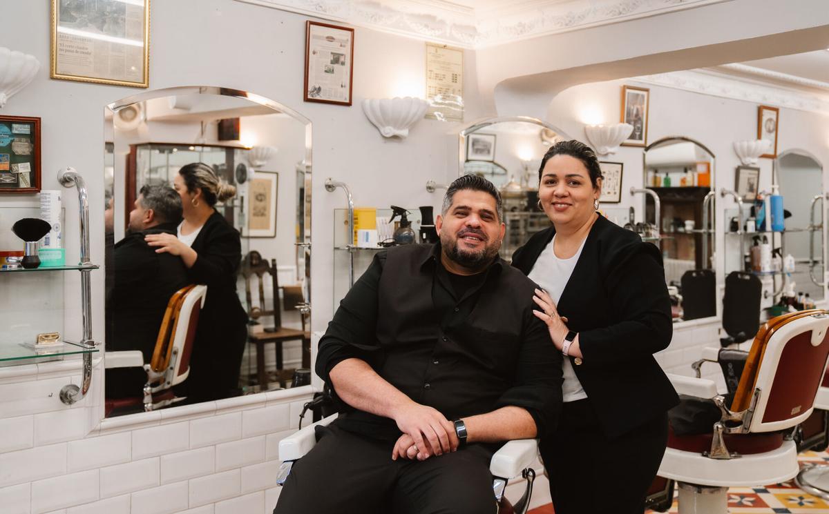 26.02.2025. MADRID. Imágenes de la barbería ‘El Kinze de Cuchilleros’, en Madrid. Foto: Alba Vigaray