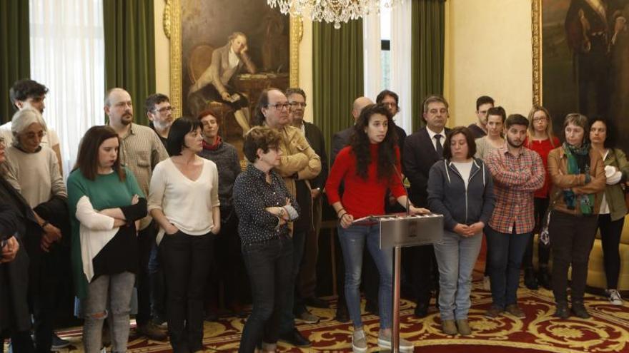 Participantes en el Observatorio durante la lectura del manifiesto.