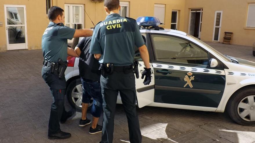 Detienen a un joven delincuente por varios robos a vecinos de Caravaca