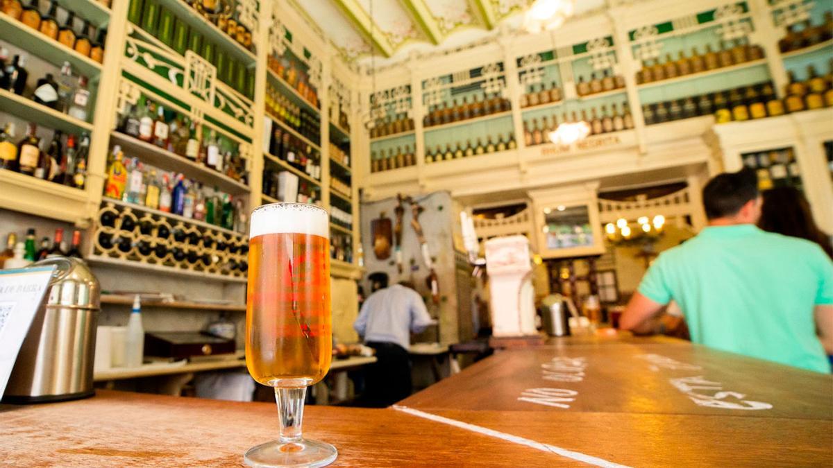 Sevilla dispone de un amplío catálogo de bares y restaurantes que reslatan la gastronomía andaluza