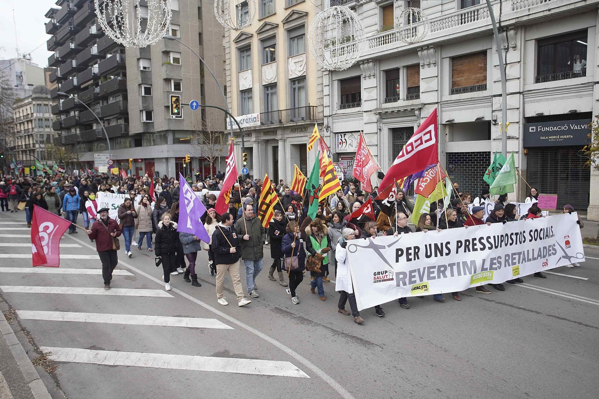 Manifestació a Girona per defensar un sistema educatiu i sanitari "públic i de qualitat"