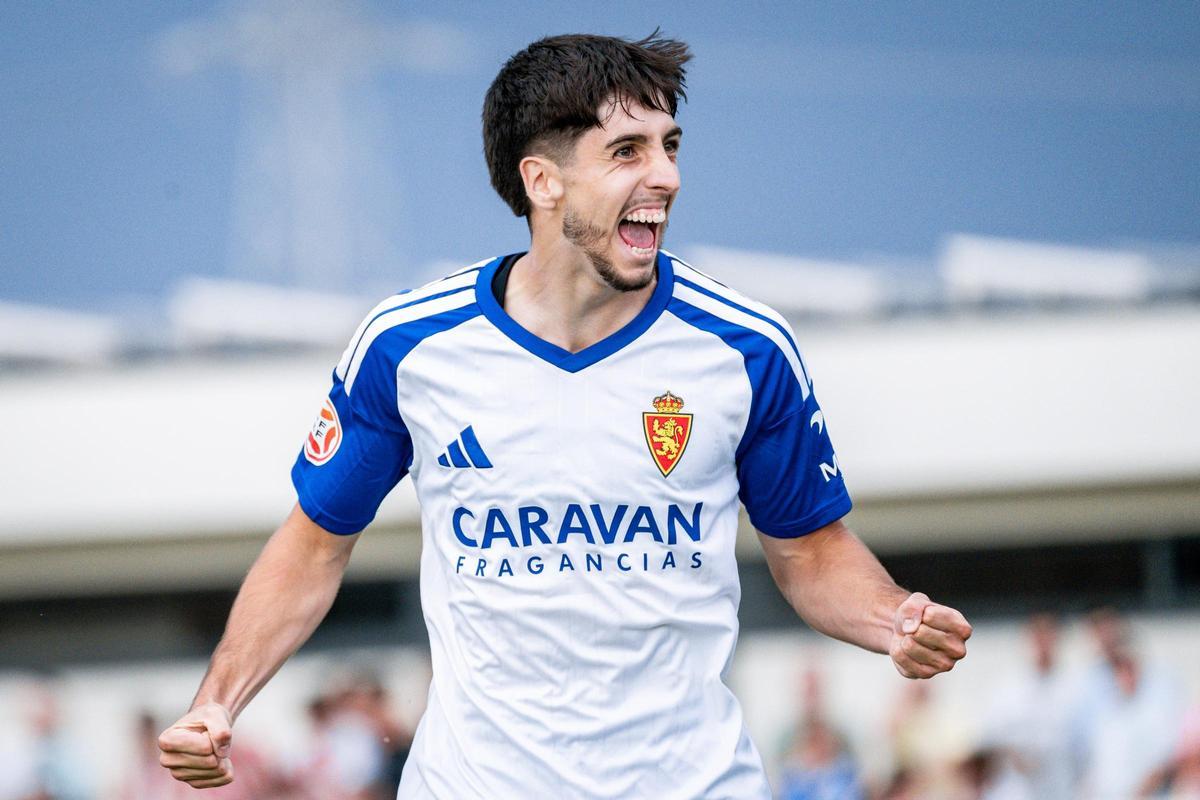 Vadillo celebra el gol ante la UD Logroñés.