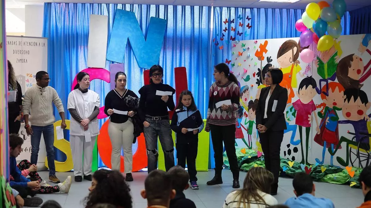 El colegio Virgen del Castillo inaugura las terceras Jornadas de Atención a la Diversidad con el lema "Inspírate. Creatividad y emoción"