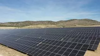 Luz verde a la construcción de cuatro plantas solares en Turís y Montserrat