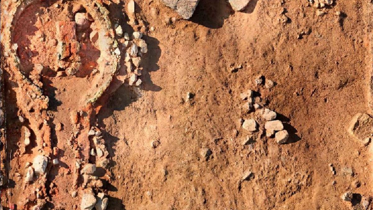 Imagen del horno descubierto en la excavación.