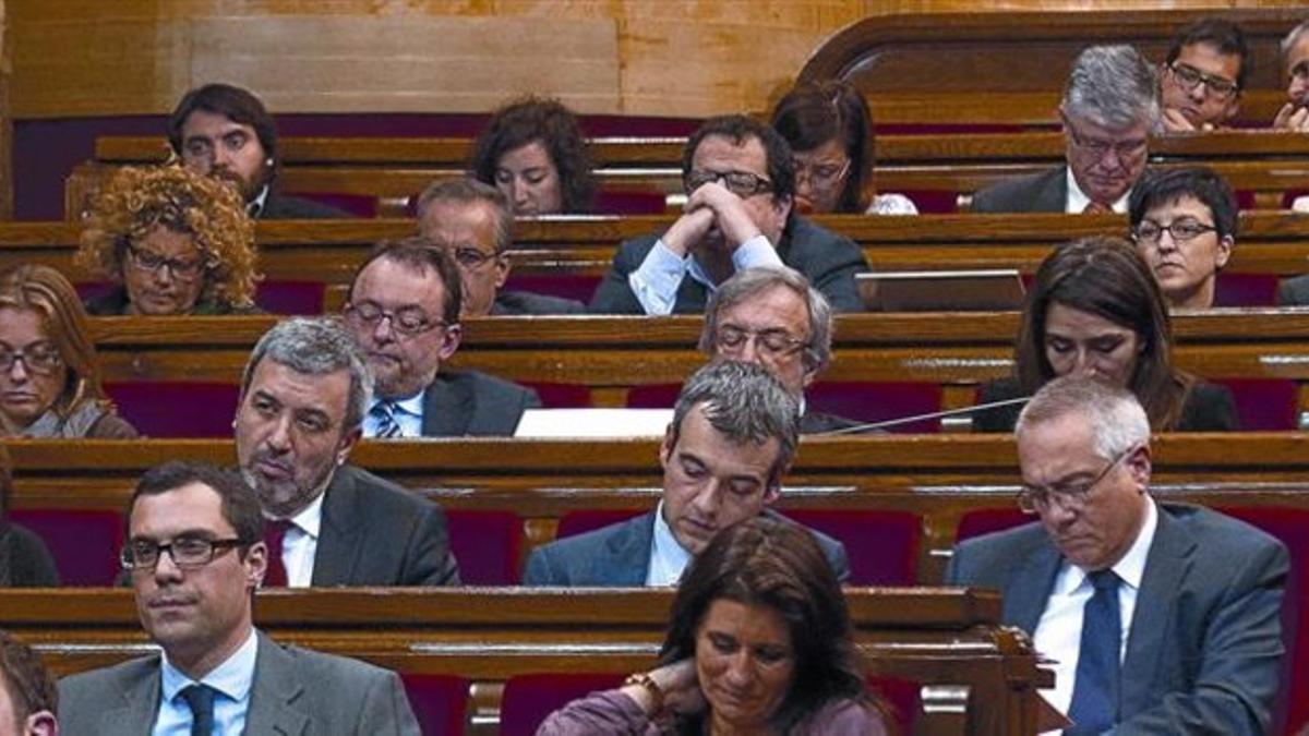 Imagen de la bancada del PSC en el Parlament, con Jaume Collboni, Maurici Lucena y Pere Navarro en primer término.